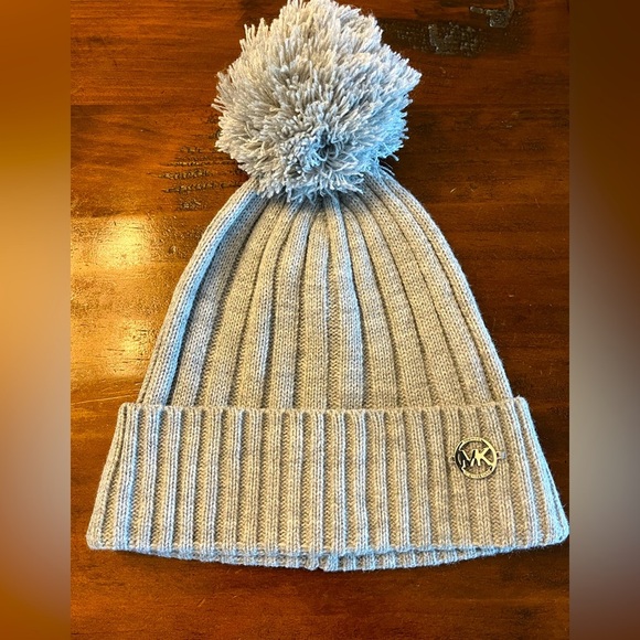 Michael Kors Grey Winter Hat with pompom - Picture 1 of 6